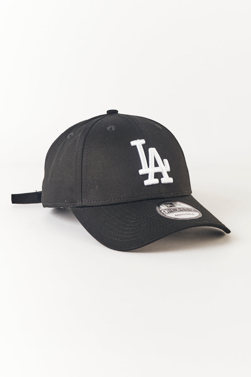 L.A. Dodgers Core 9FORTY Strapback Cap in Black/White - Womens
