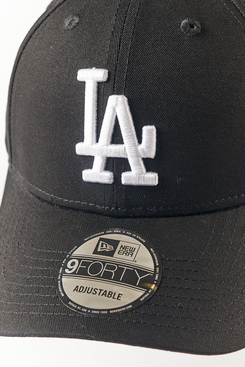 L.A. Dodgers Core 9FORTY Strapback Cap in Black/White - Womens