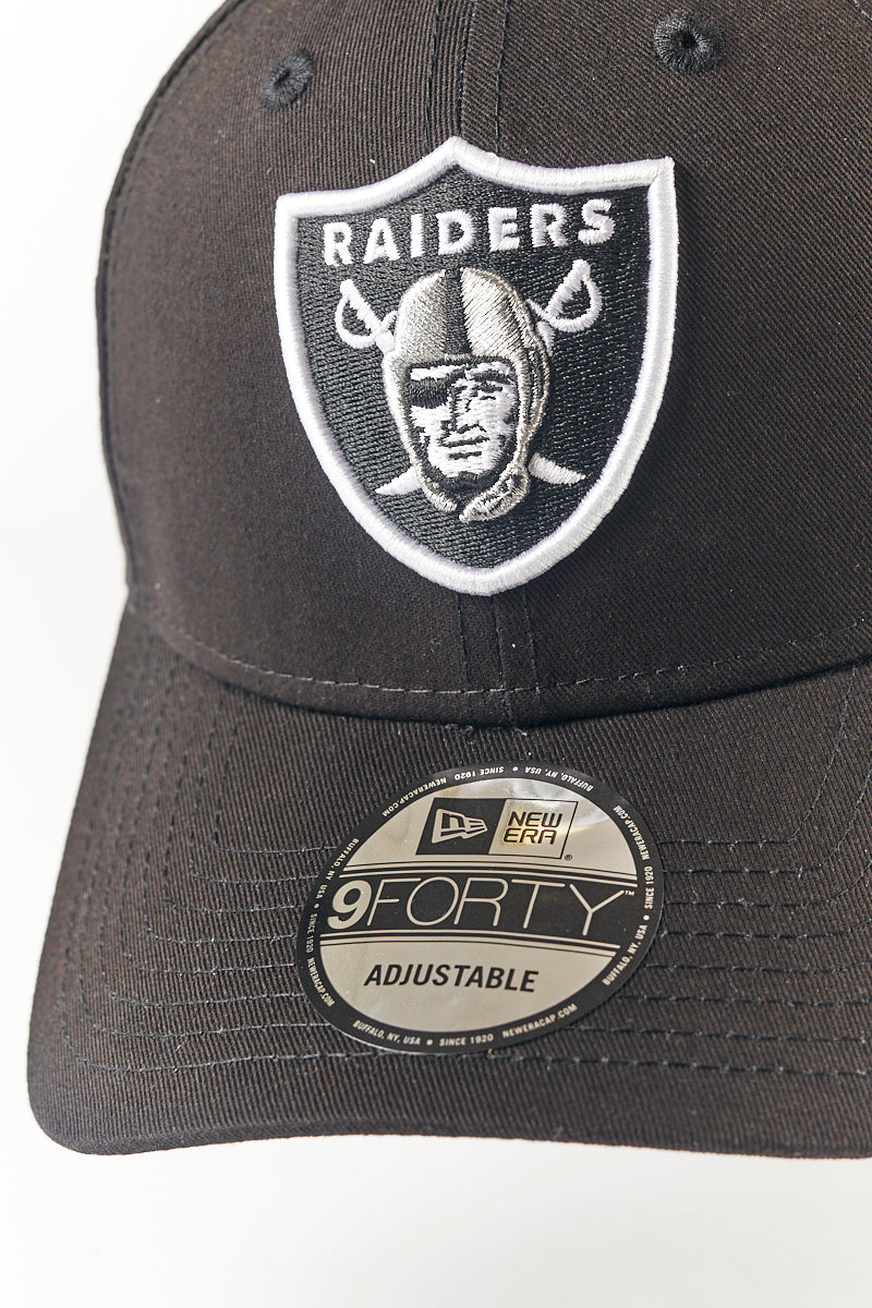 Oakland Raiders Core 9FORTY Strapback Cap in Black
