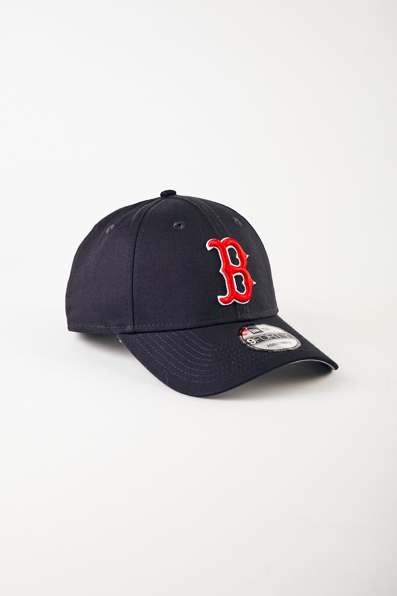 Boston Red Sox Core 9FORTY Strapback Cap in Navy/Red - Womens