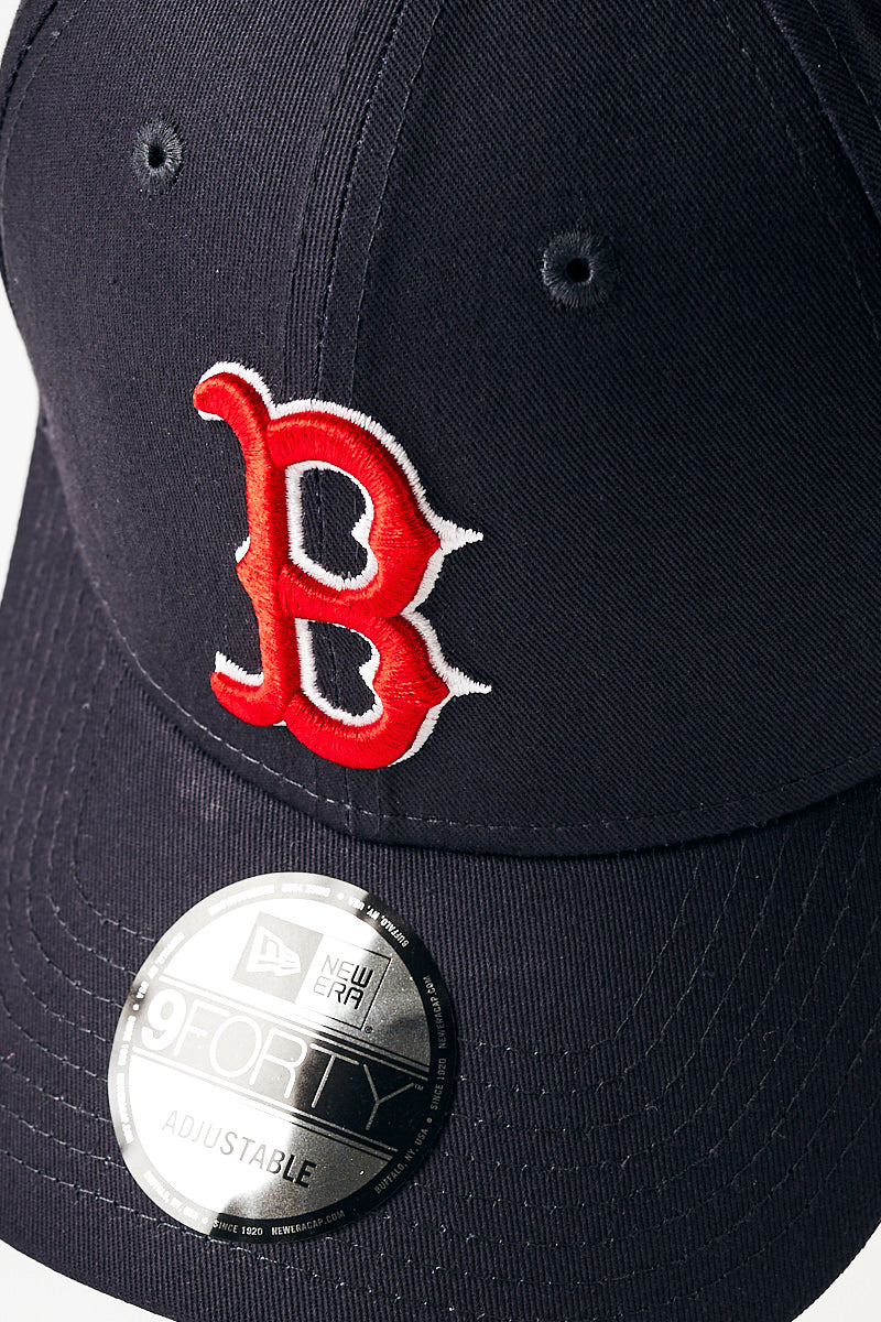 Boston Red Sox Core 9FORTY Strapback Cap in Navy/Red - Mens