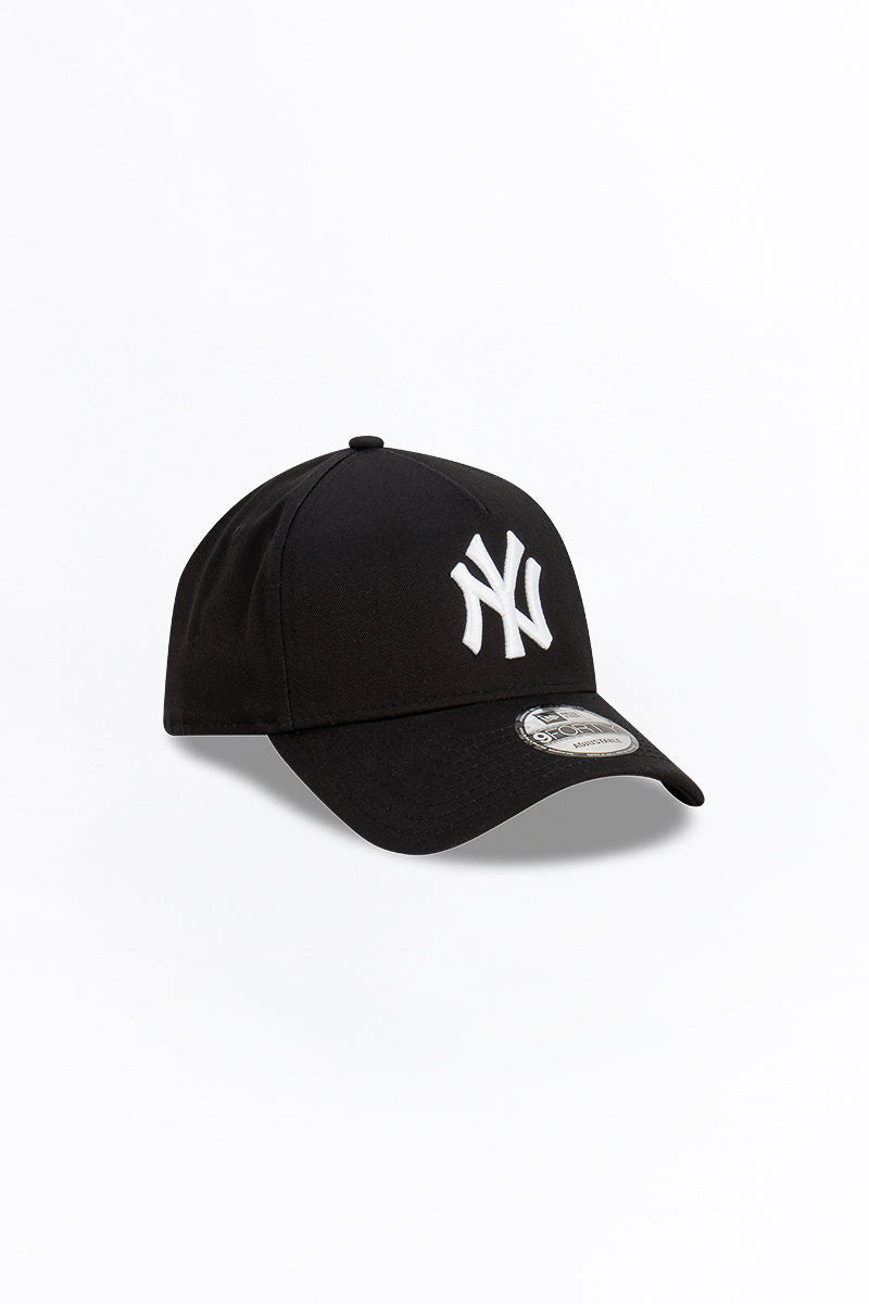 NY Yankees Core Black 9Forty A-Frame Snapback - Mens