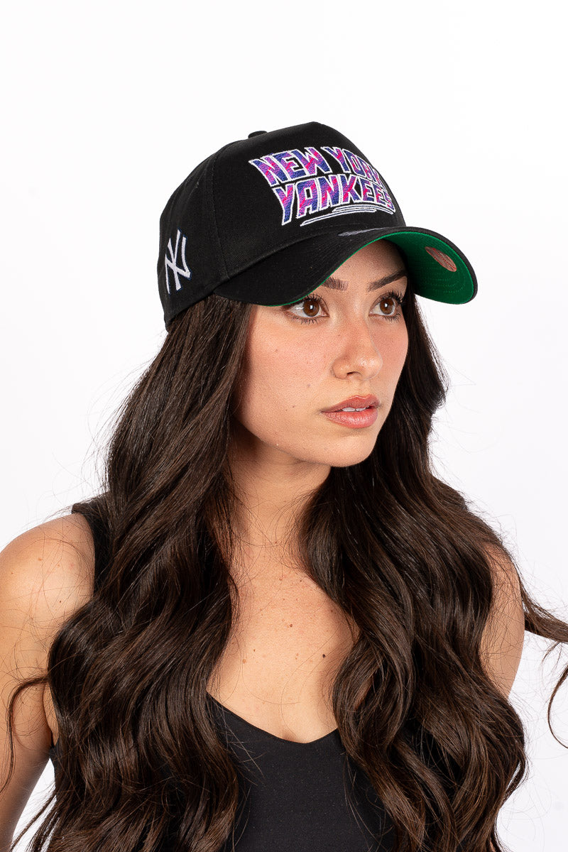 New York Yankees 9Forty A-Frame Neo Gradient Retro Snapback