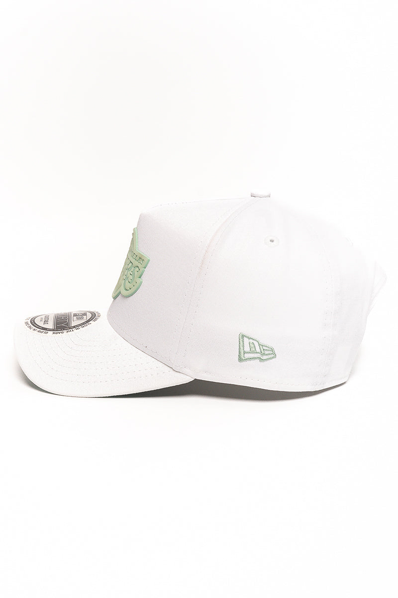 9Forty LA Lakers Glow Up Badge Cap - Mens