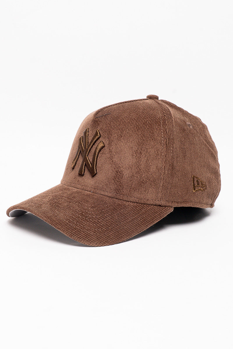 3930 NY Yankees Corduroy Cap - Mens