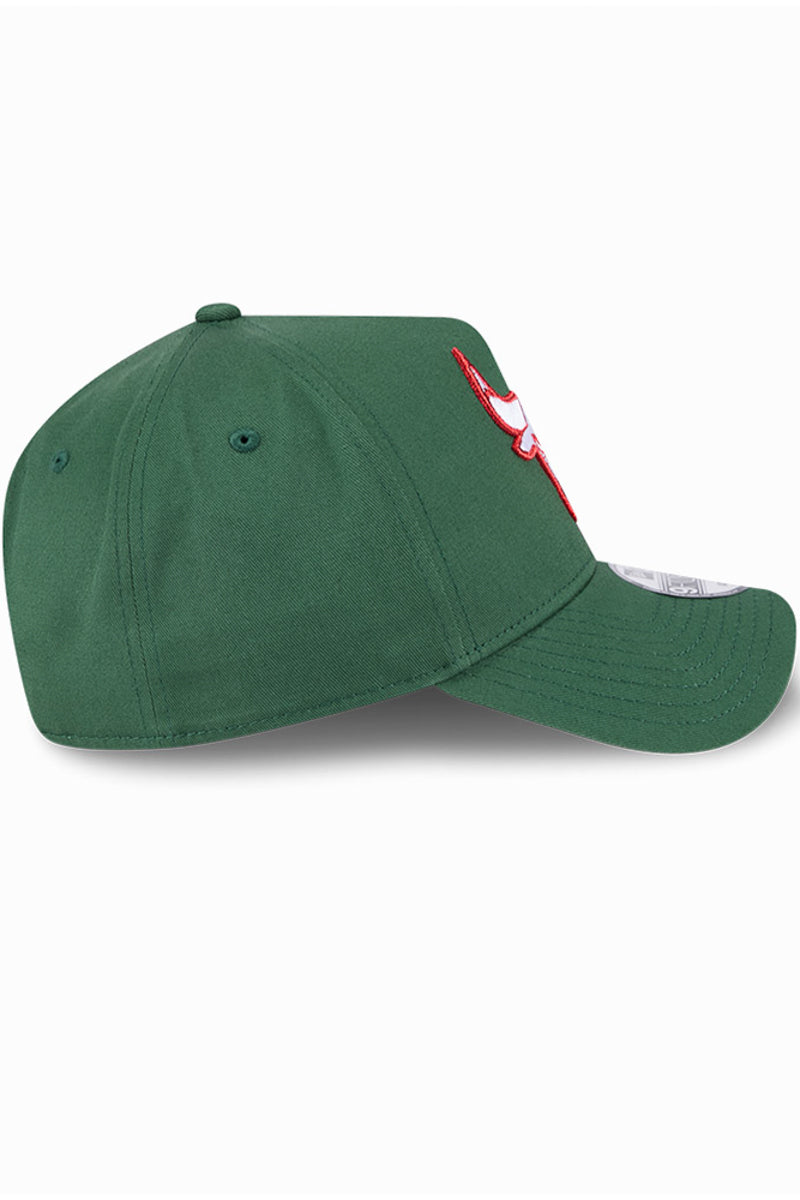 9Forty Chicago Bulls Christmas Snapback