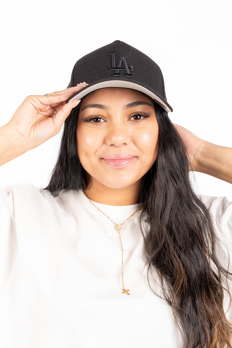 L.A Dodgers Core MVP Pinch Crown Snapback in Black/Black - Womens
