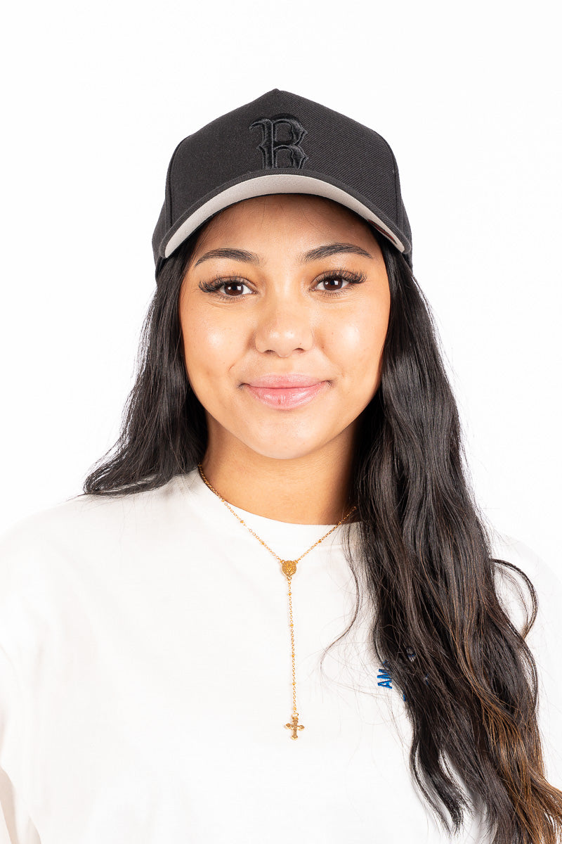 Boston Red Sox Core MVP Pinch Crown Snapback in Black/Black - Womens