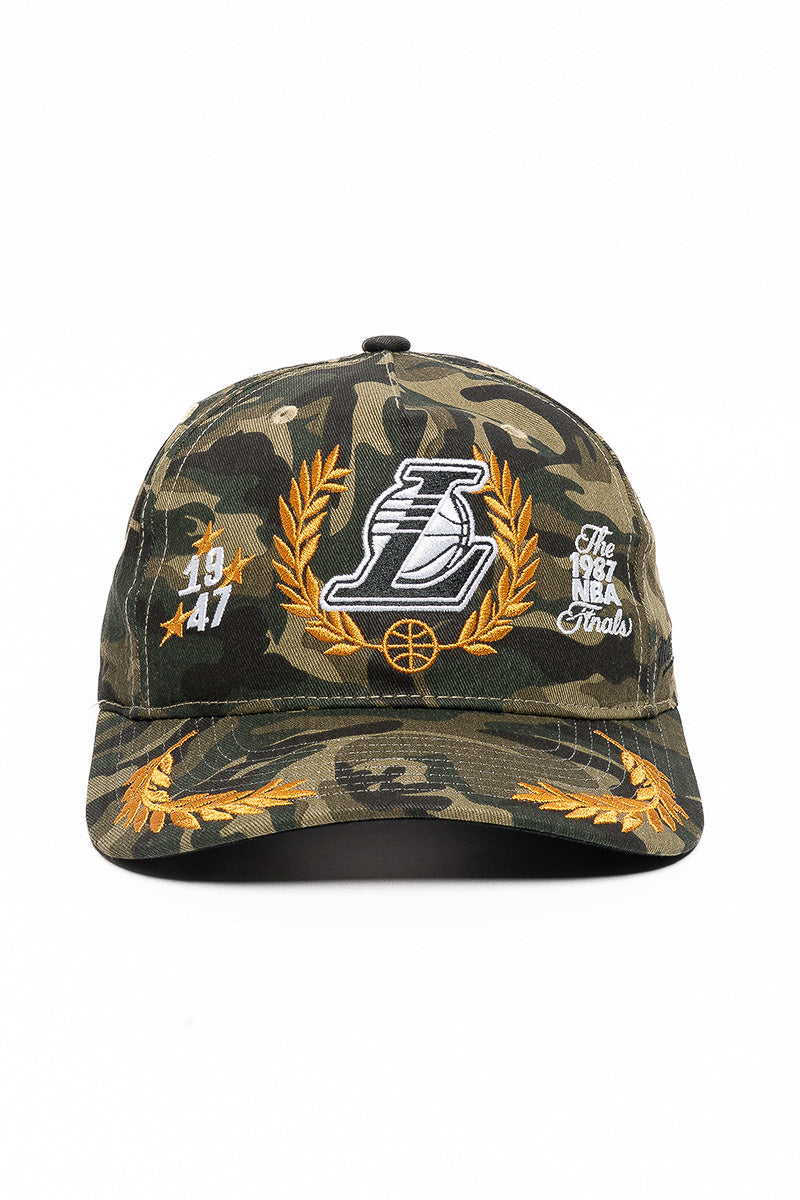 LA LAKERS CAMO TEXT & STARS  CAP - Mens