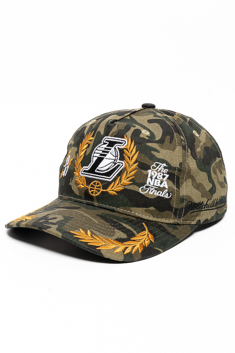 LA LAKERS CAMO TEXT & STARS  CAP - Mens