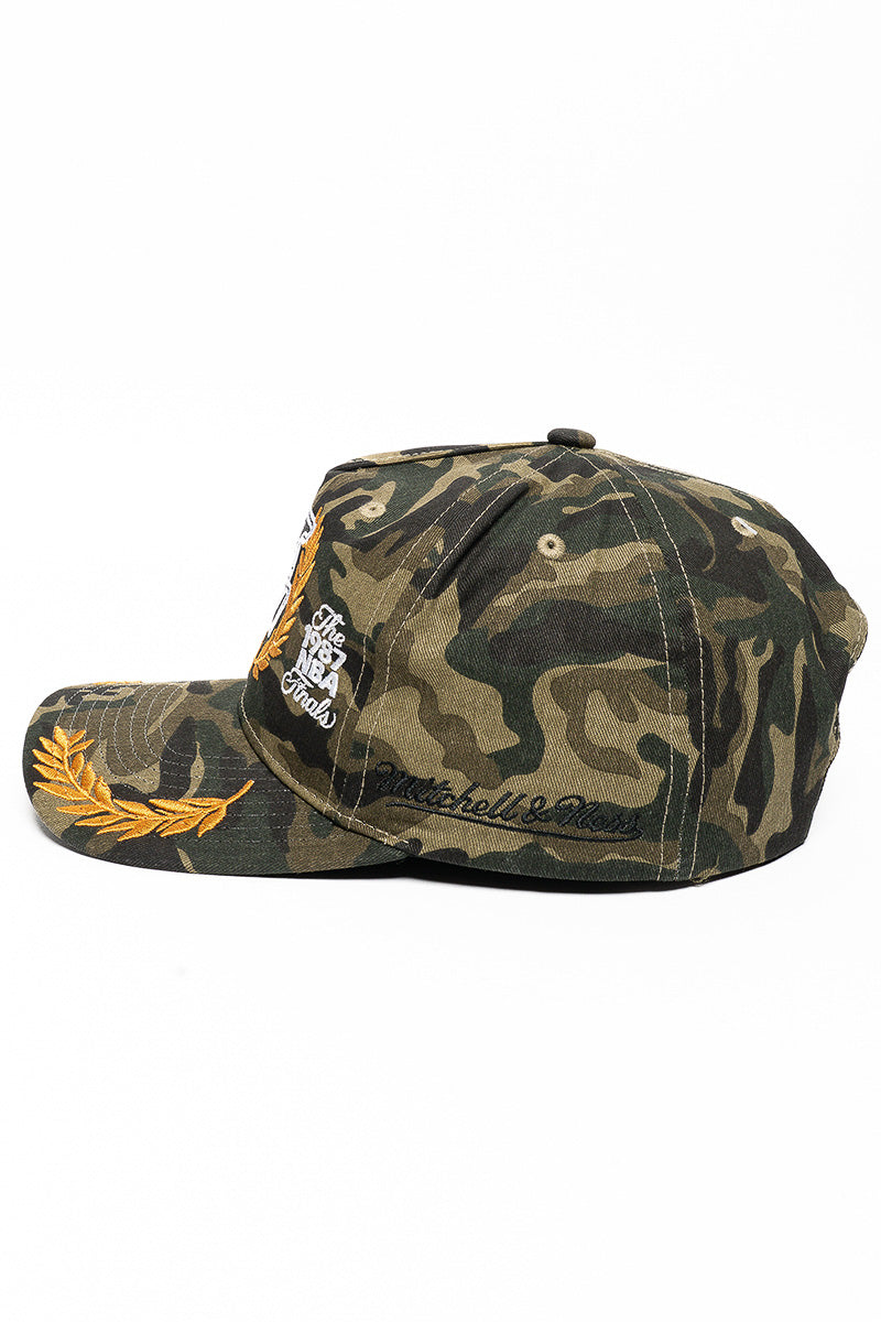 LA LAKERS CAMO TEXT & STARS  CAP - Mens