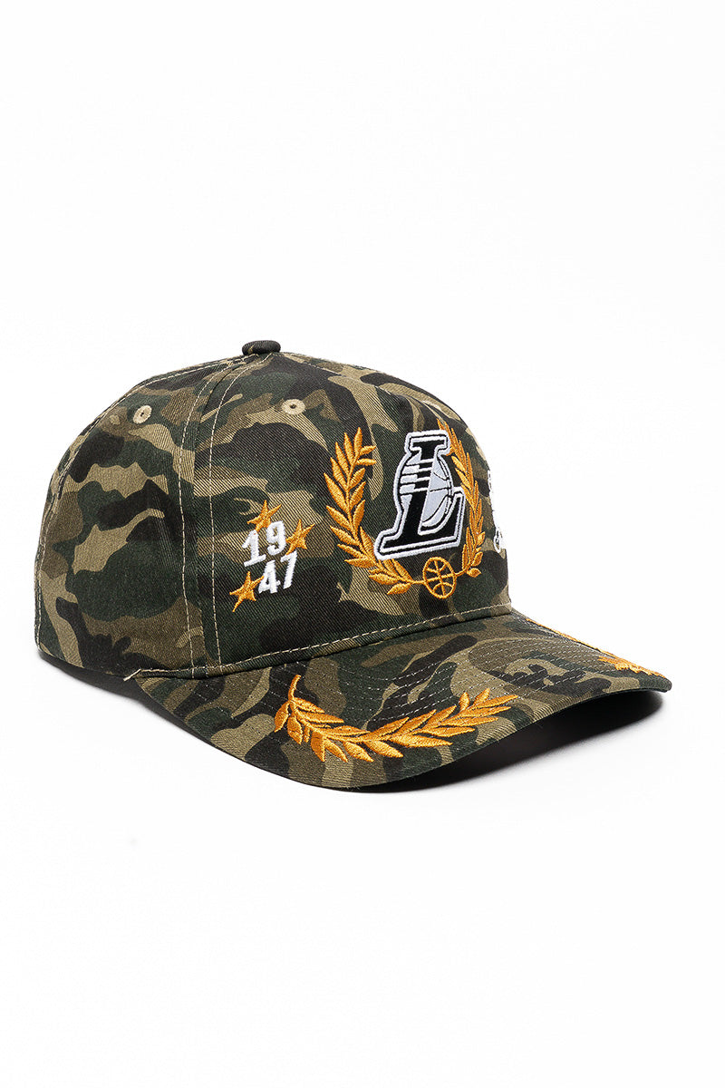 LA LAKERS CAMO TEXT & STARS  CAP - Mens