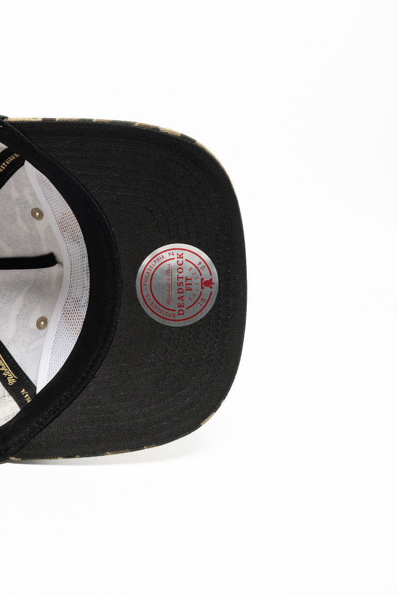 LA LAKERS CAMO TEXT & STARS  CAP - Womens