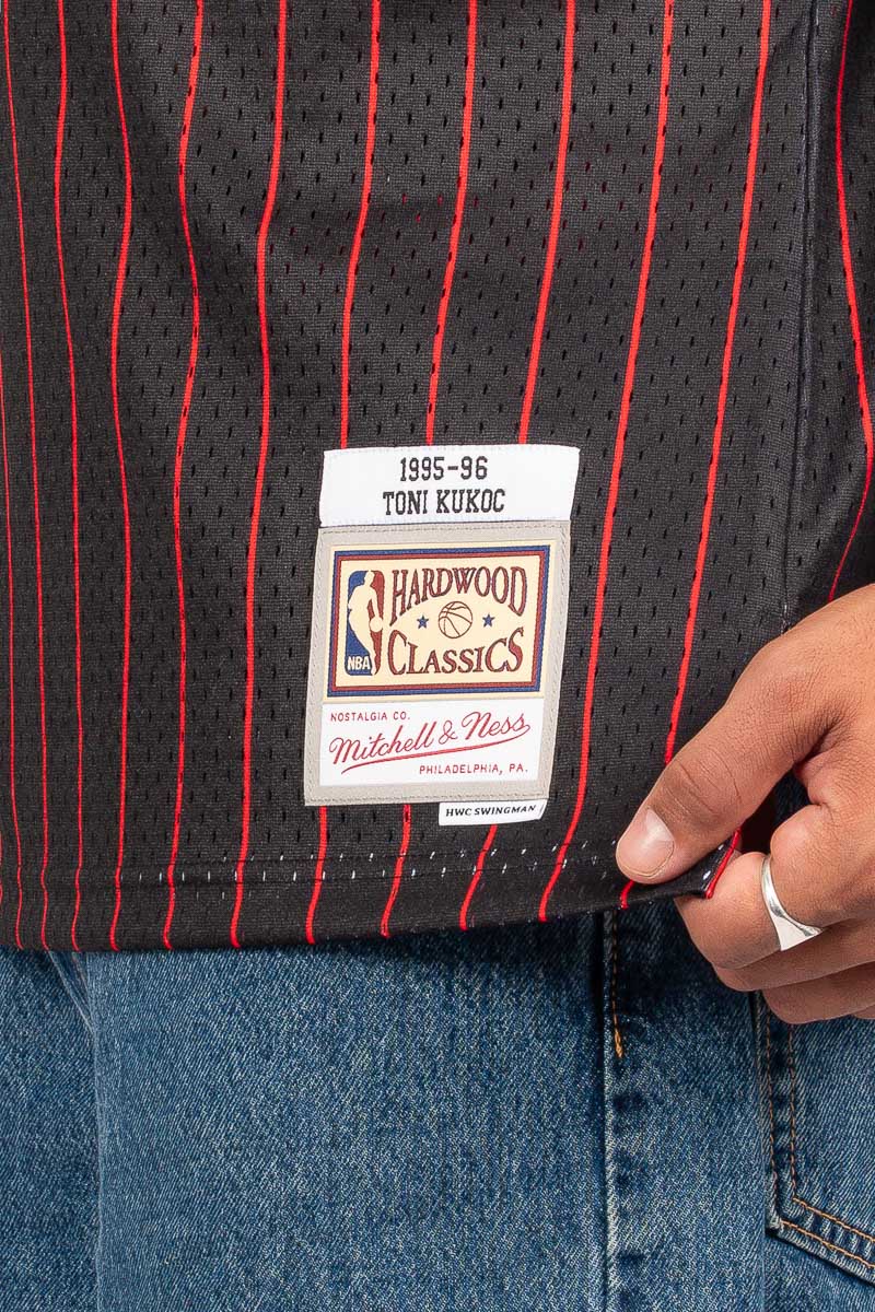 Chicago Bulls Kukoc 95-96 Hardwood Classic Swingman Jersey - Mens