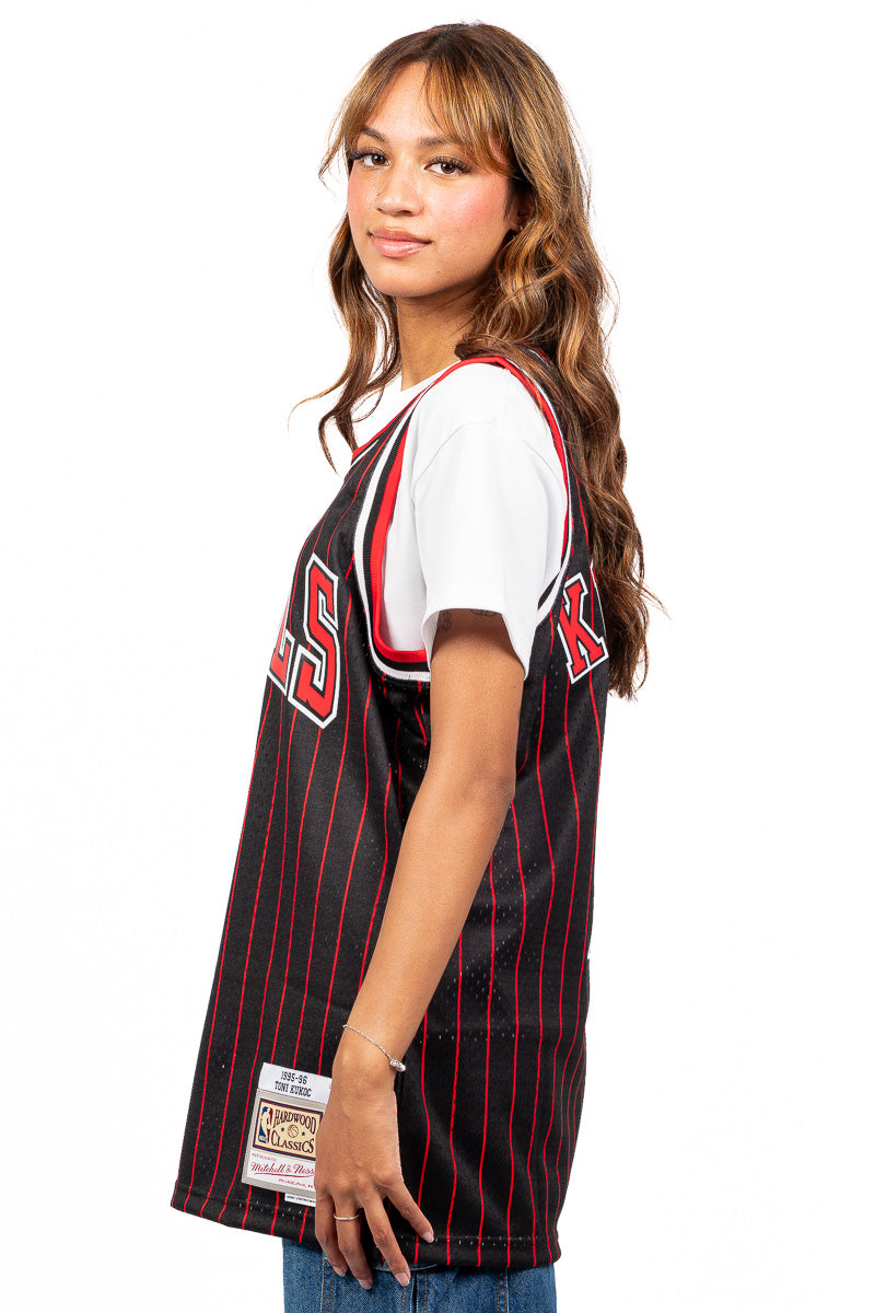 Chicago Bulls Kukoc 95-96 Hardwood Classic Swingman Jersey - Womens