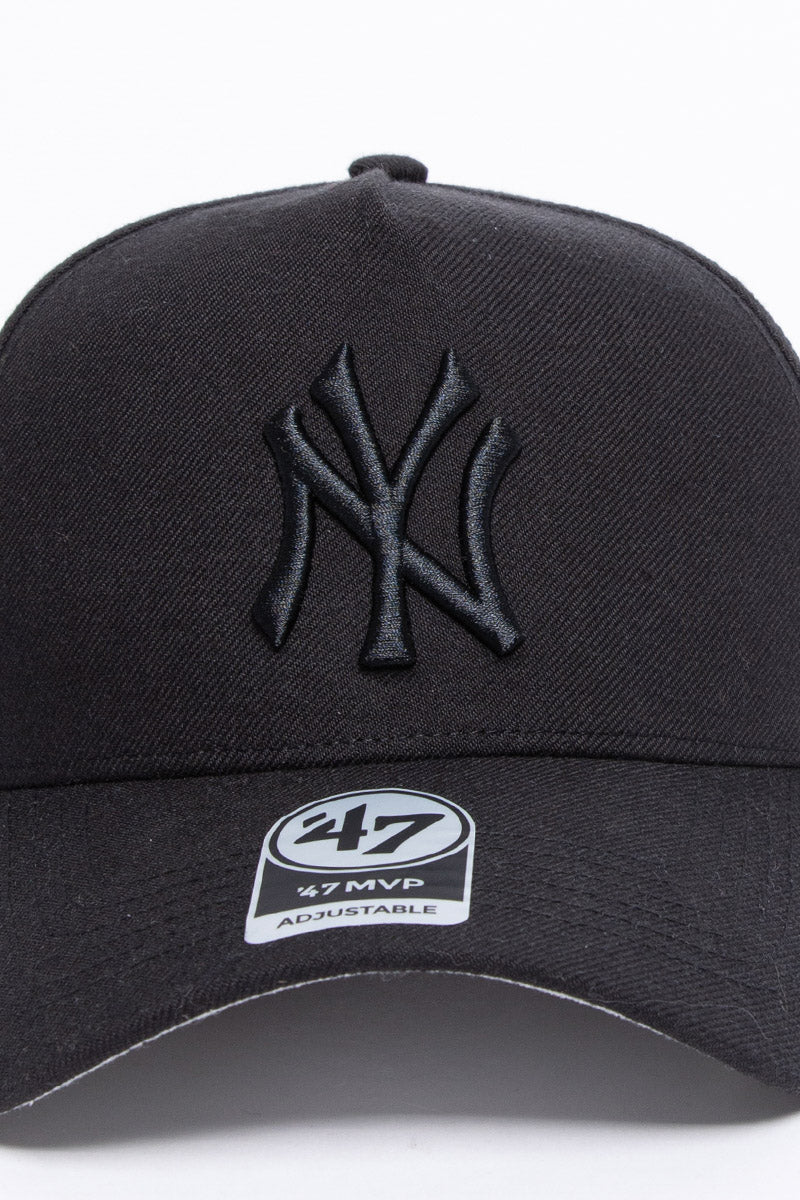 New York Yankees Core MVP Pinch Crown Snapback in Black/Black - Womens
