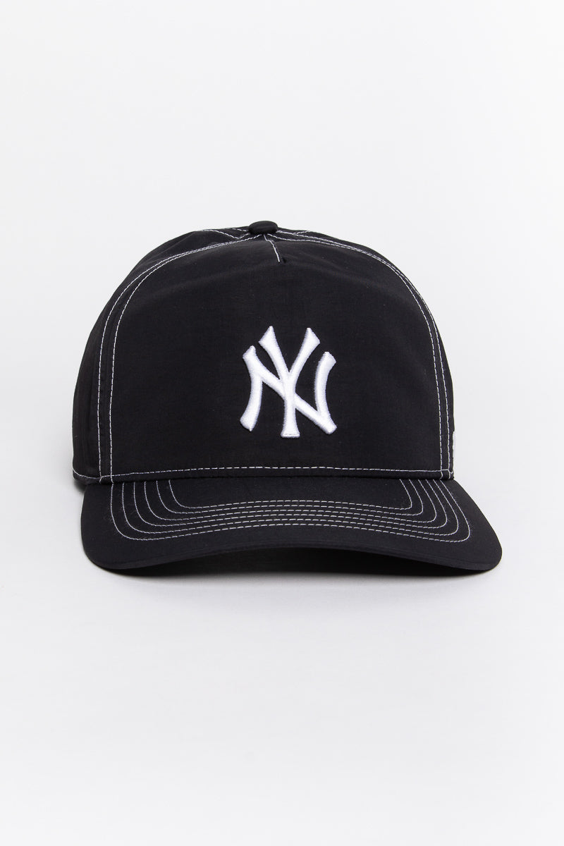New York Yankees Outskirts Contrast Stitch Hitch Snapback