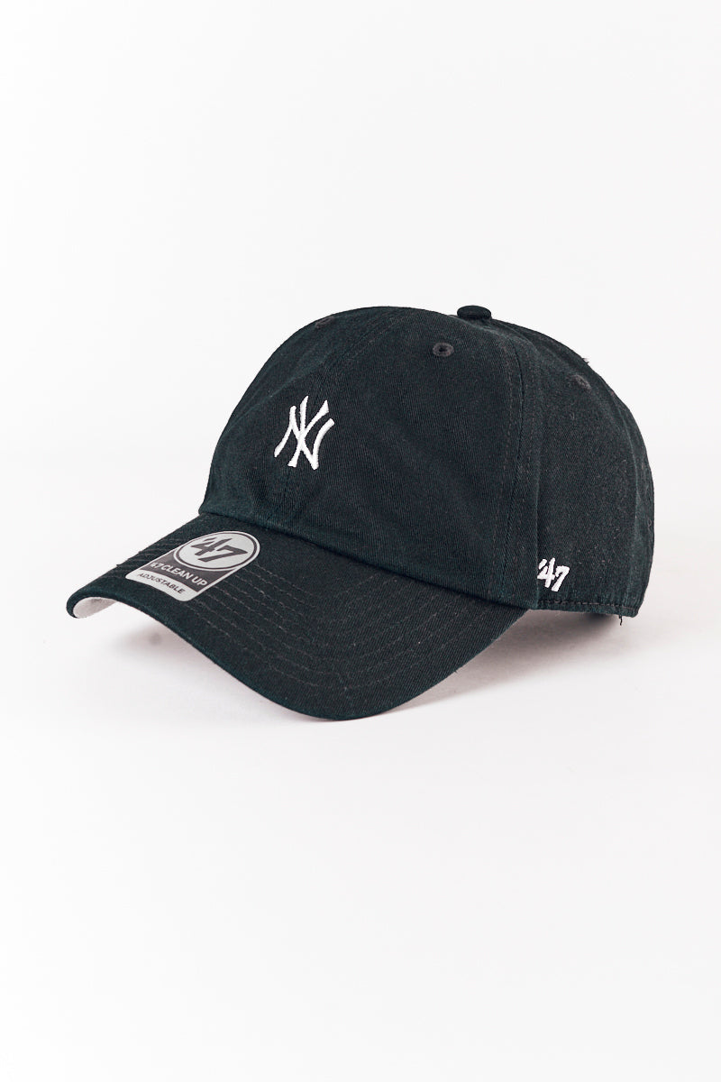 Base Runner '47 Clean Up Strapback Cap in Black - Womens