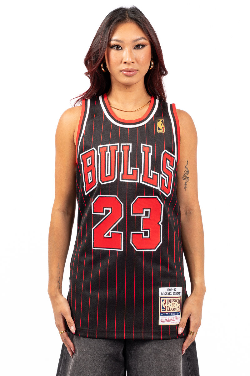 AUT JER BULLS JORDN 97-98 ALT - CHICAGO BULLS JORDAN BLACK - Womens
