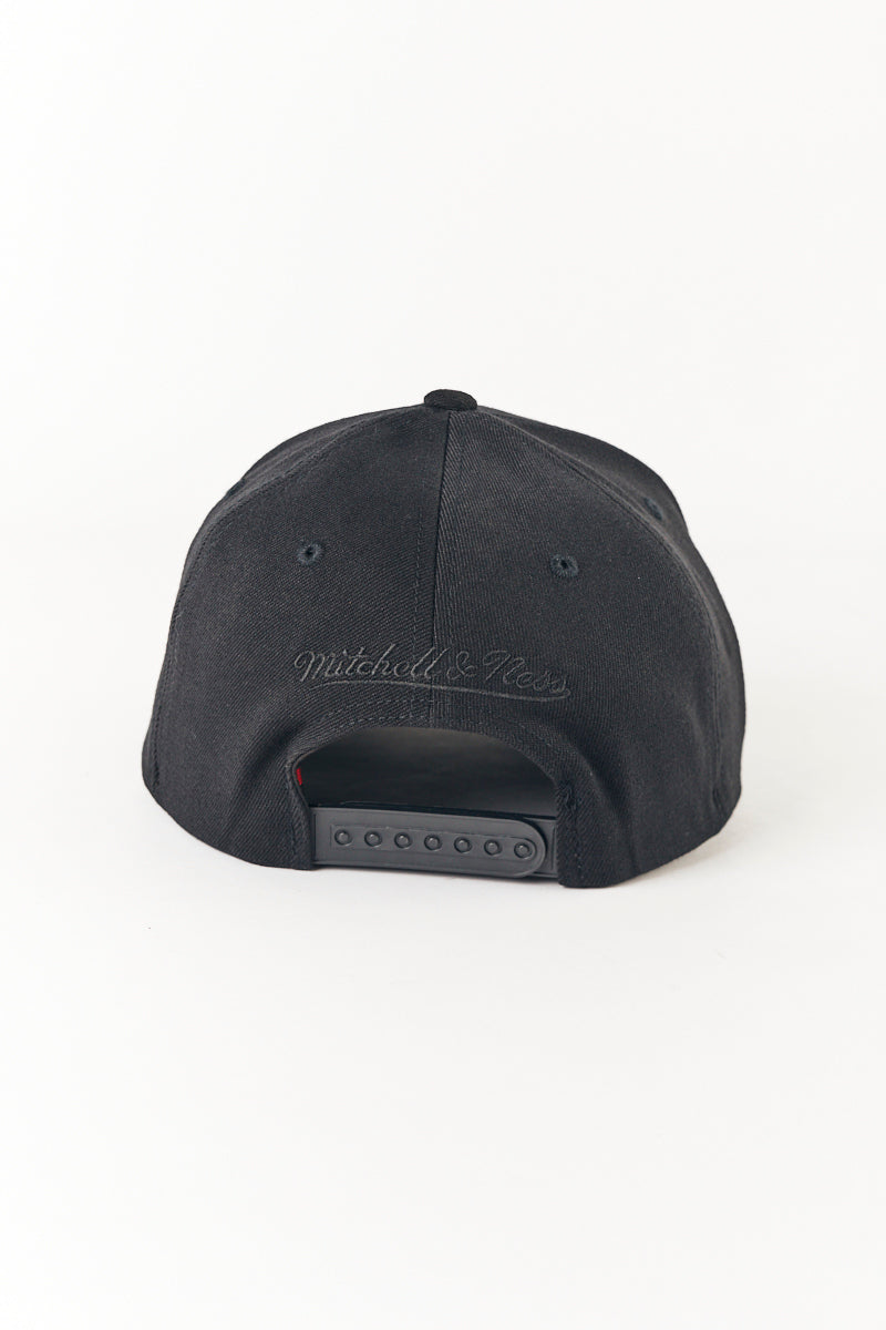 Golden State Warriors Classic Red Team Logo Pinch Panel in Black/White