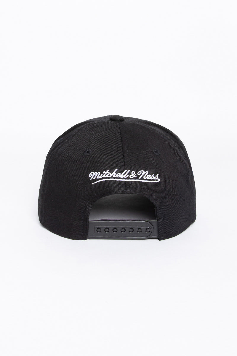 Milwaukee Bucks Colour Team Logo Pinch Snapback