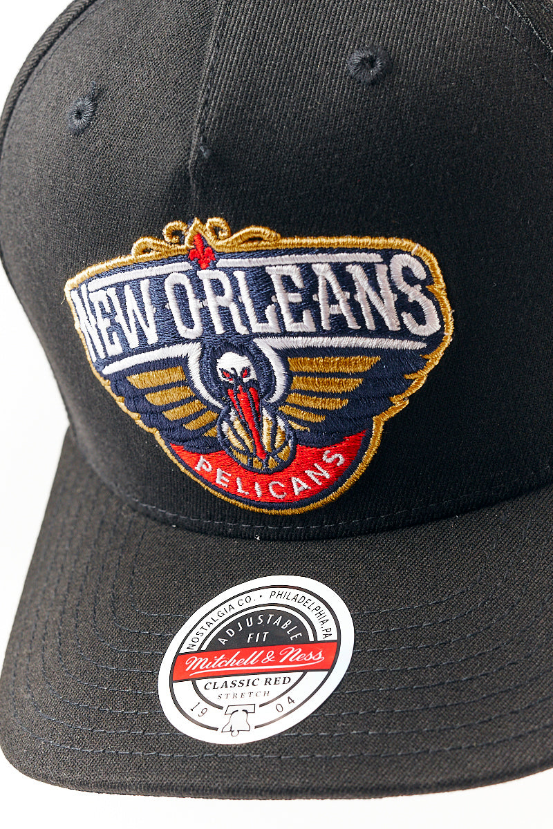 New Orleans Pelicans Classic Red Team Logo Pinch Panel in Black