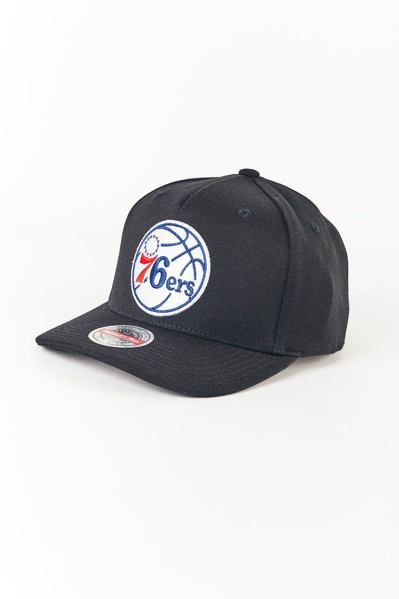 Philadelphia 76ers Classic Red Team Logo Pinch Panel in Black