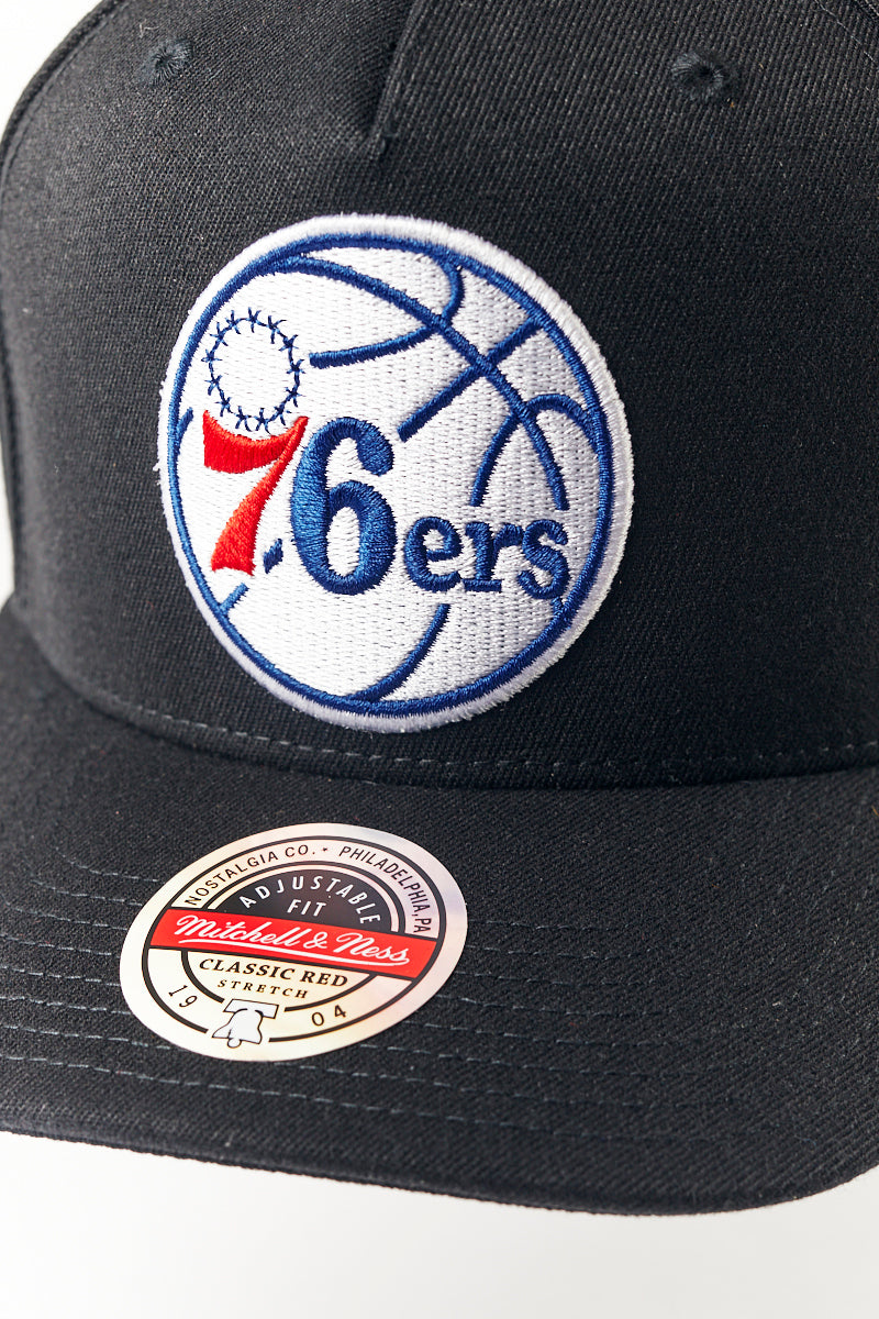 Philadelphia 76ers Classic Red Team Logo Pinch Panel in Black