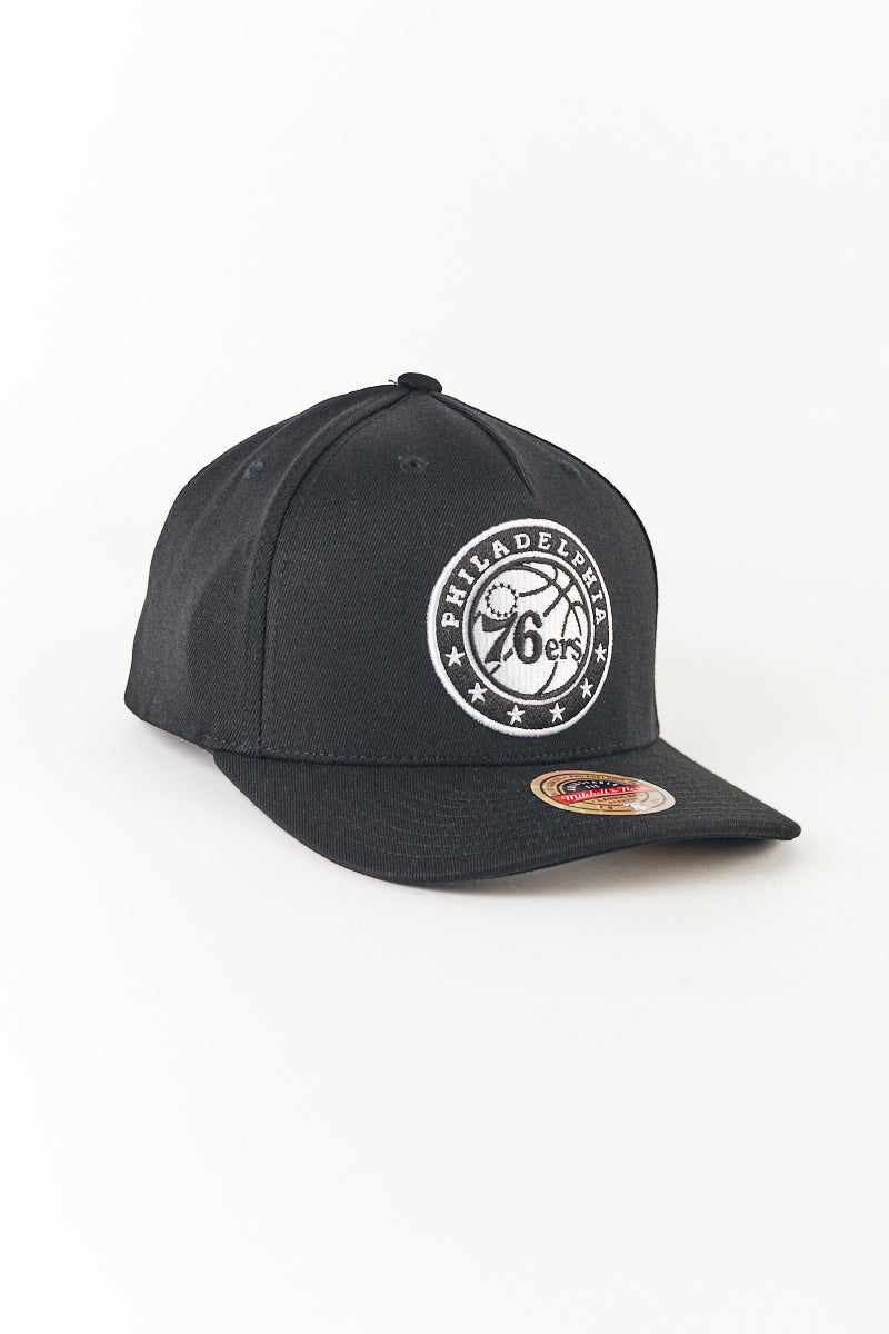 Philadelphia 76ers Classic Red Team Logo Pinch Panel Cap in Black/White