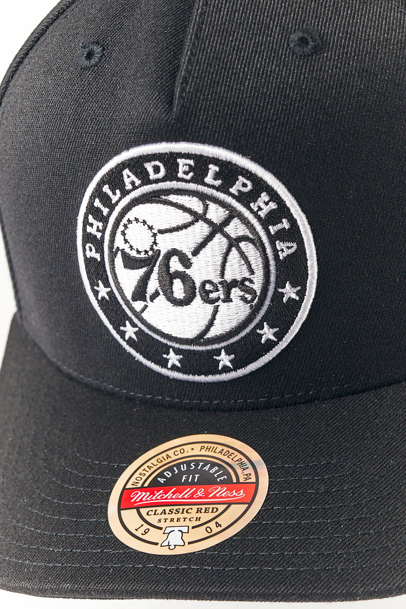Philadelphia 76ers Classic Red Team Logo Pinch Panel Cap in Black/White
