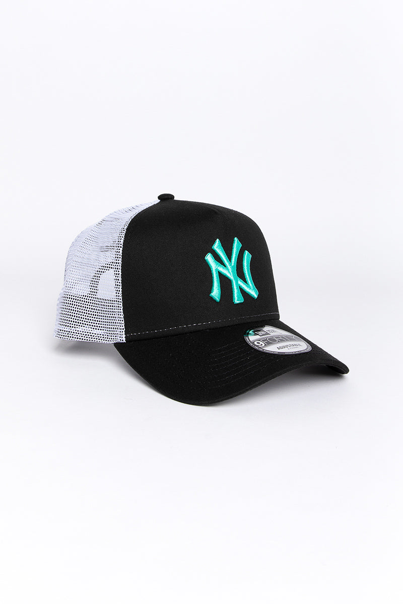 9Forty NY Yankees Colour Era Trucker Cap