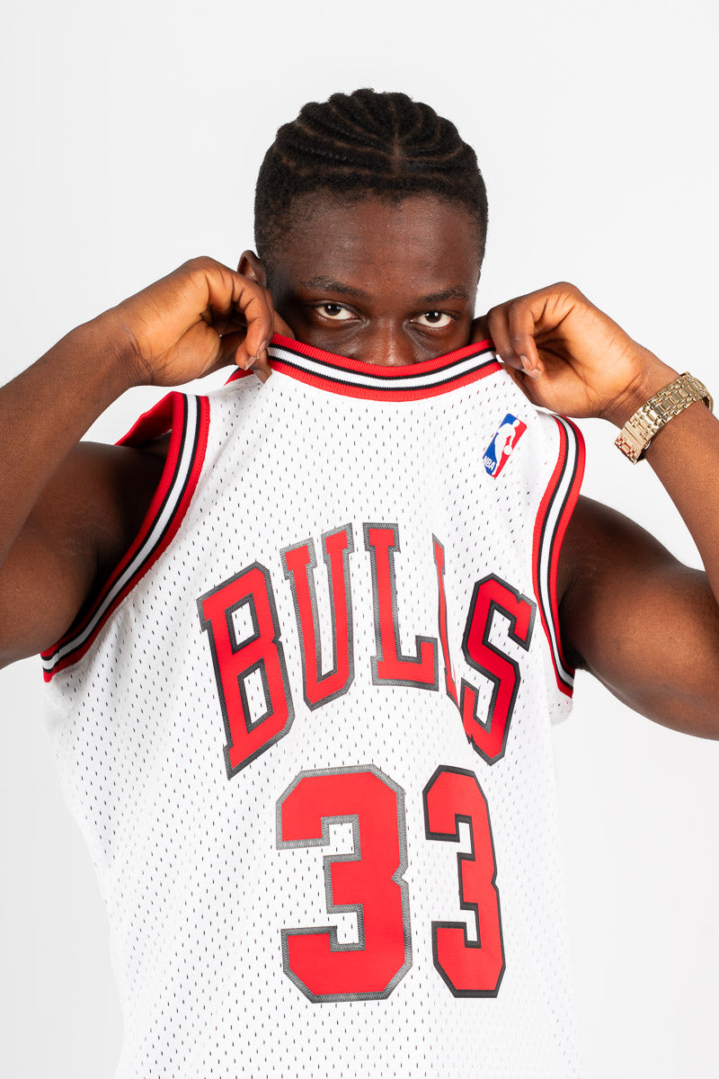 Scottie Pippen 97-98 Hardwood Classic Swingman NBA Jersey - Mens