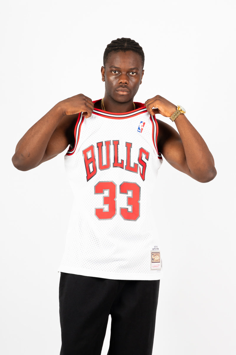 Scottie Pippen 97-98 Hardwood Classic Swingman NBA Jersey - Mens