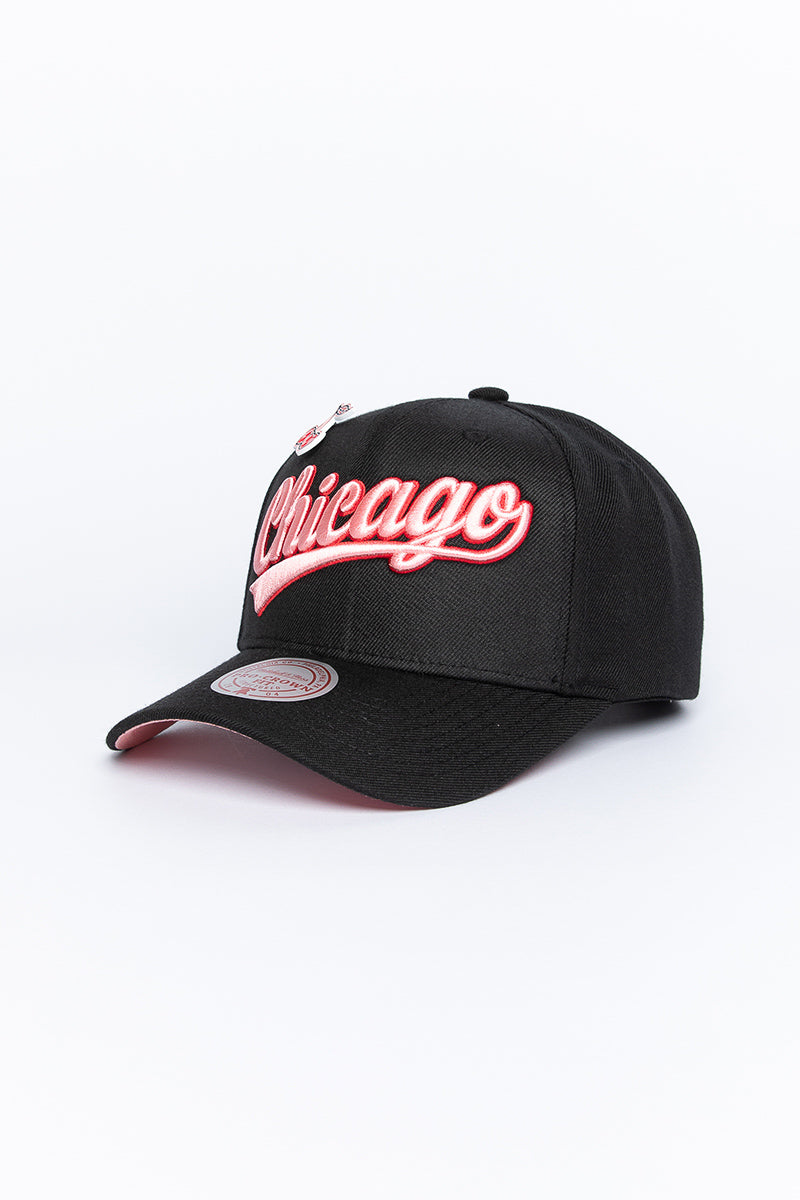 Chicago Bulls Valentines Script Cap